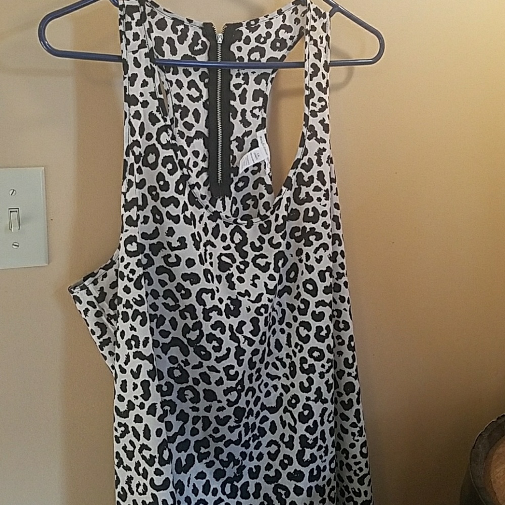 Womens 1X sheer leopard tank with gold zipper back